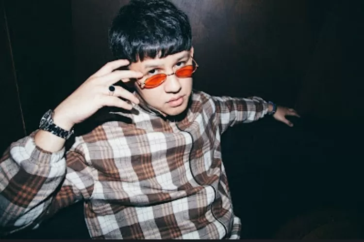  &lsquo;Free Fallin&rsquo;&nbsp;Lagu Terbaru Jevin Julian. (Foto/Ist)