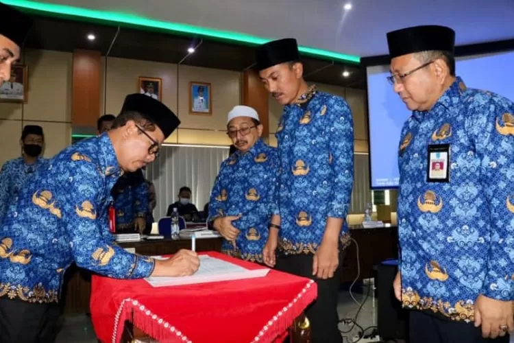 BERAPA BATAS USIA PENSIUN PNS Terjawab Lewat Peraturan Resmi Ini, Cek ...