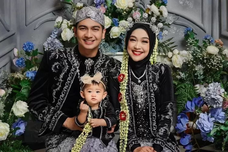 Ramai Isu Cerai, Ria Ricis dan Teuku Ryan Unggah Foto Bersama Moana