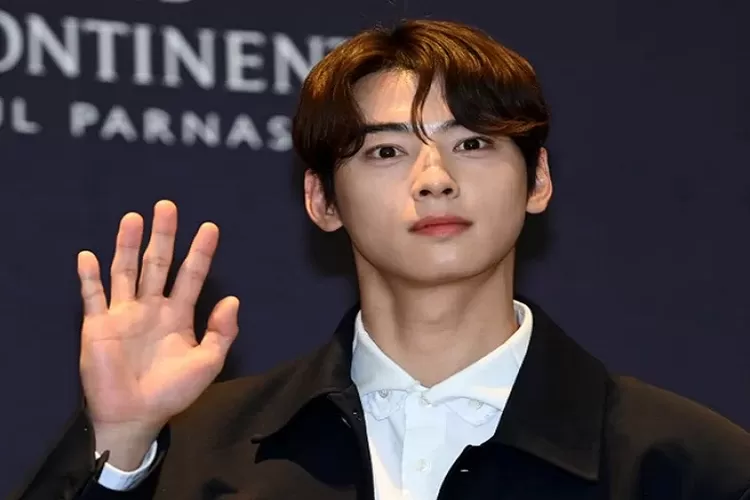 Tampil Memesona Cha Eun Woo Hadir dan Mengucapkan Selamat di