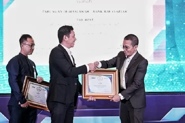 Sukses Terapkan Digitalisasi, Bank Bjb Syariah Borong 11 Penghargaan Di ...