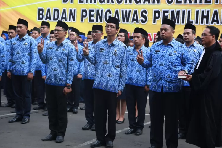 Benarkah Pensiunan PNS Hidupnya Terjamin? Ini Keuntungan Yang Didapat ...