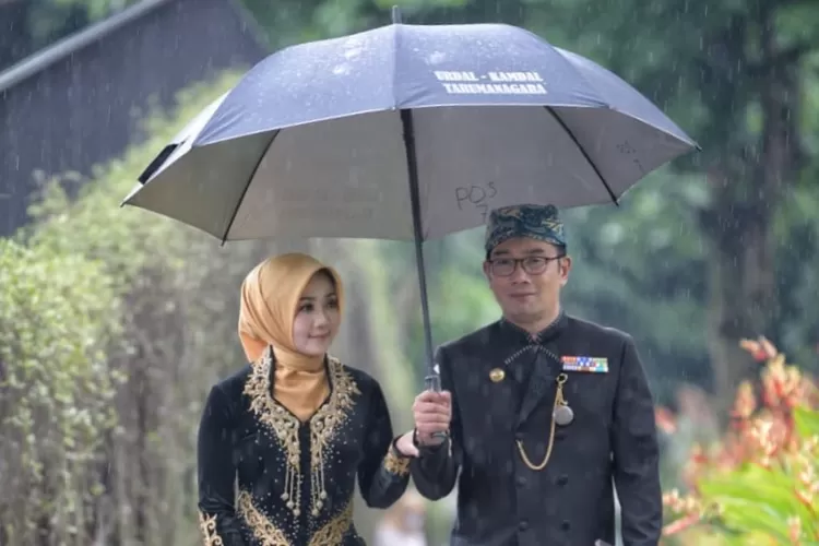 Netizen bahas Ridwan Kamil sempai diisukan selingkuh sebelum dicerai Atalia Praratya, soroti begini (Instagram @ataliapr)