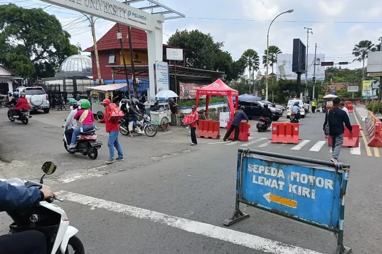 Berikut jadwal ganjil genap dan one way (satu arah) Puncak, Bogor pada Jumat-Minggu, 19-21 Desember 2025. (Foto: Devina Metropolitan)