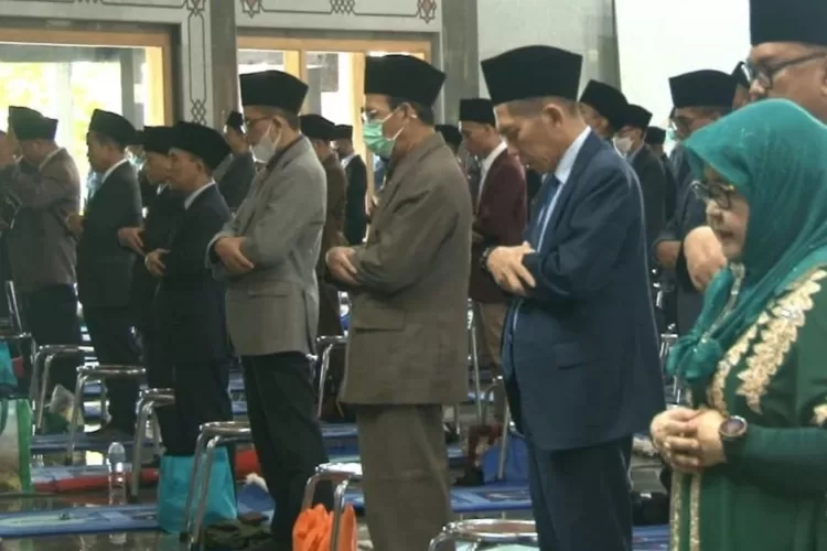 Viral Sholat Idul Fitri Di Masjid Ponpes Al Zaytun Tuai Kontriversi