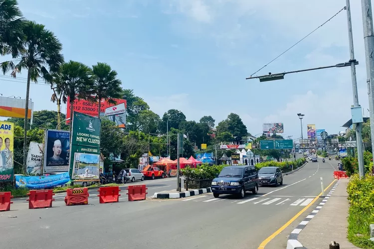 Berikut jadwal ganjil genap dan one way di kawasan Puncak, Bogor pada hari ini Minggu, 7 Desember 2025. (Devina Metropolitan )