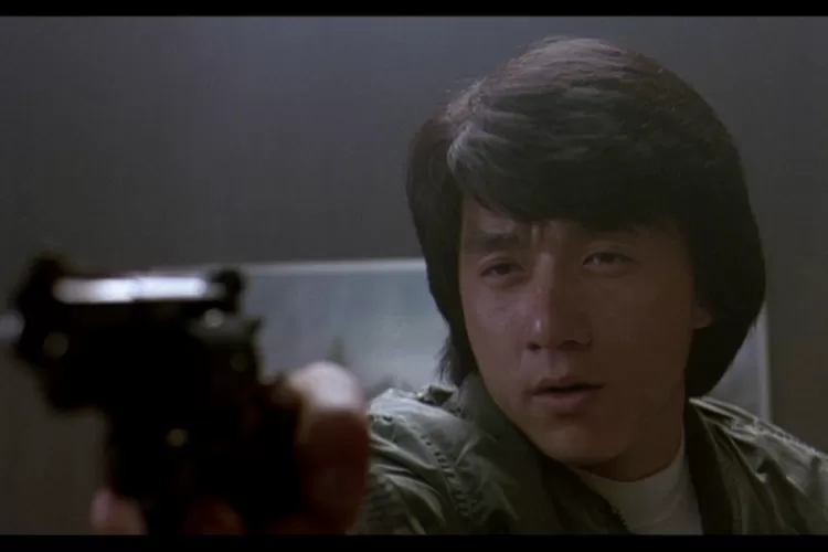 Jackie Chan dalam film The Protector tahun 1985  (Foto/Twitter/@ framefound)