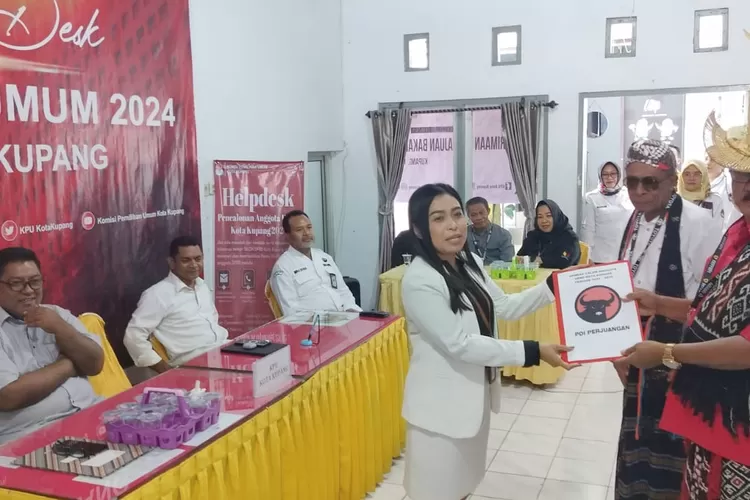 Daftar Di KPU Kota Kupang, Berkas Bacaleg PDI Perjuangan Kota Kupang ...