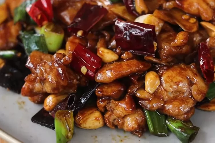 Devina Hermawan bagikan resep ayam kung pao dengan kualitas