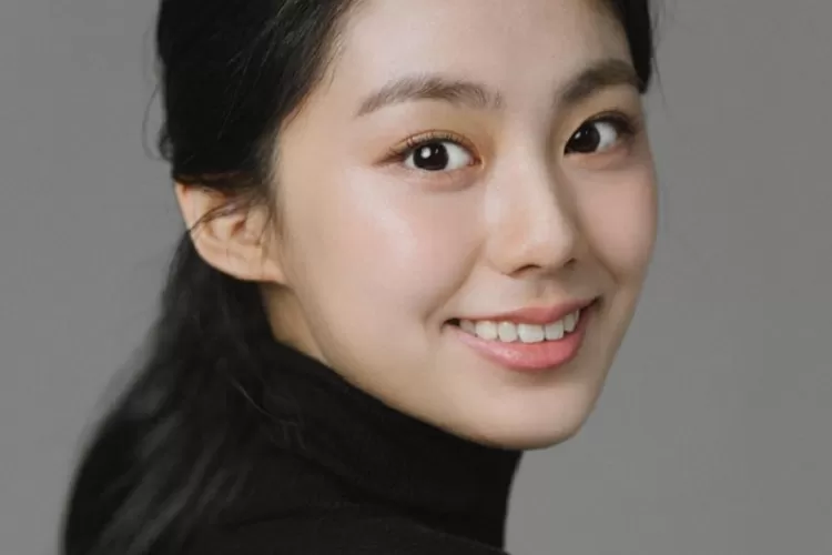 Biodata dan Profil Lee Seo Yeon Umur Instagram Film Serial