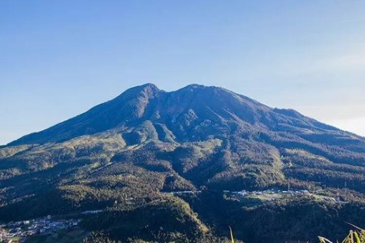 5 Fakta Terkait Gunung Lawu Yang Terletak Di Jawa Tengah Indonesia ...