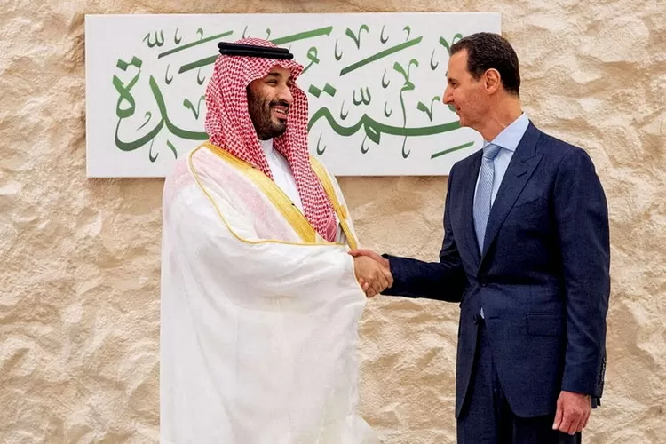 Pangeran MBS dan Presiden Basyar Al Asad. Sumber : Al Arab London