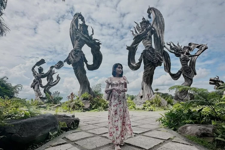 Wisata Di Bali, Ada Taman Dedari Yang Memiliki Patung Berukuran Besar ...