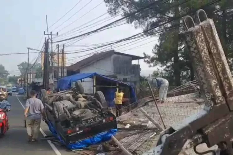 Sehari, Dua Kali Kecelakaan Tunggal Terjadi Di Jalan Raya Puncak Bogor ...