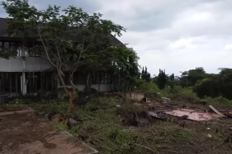 7 Tempat Wisata Angker Di Bandung, Mulai Dari Rumah Pengabdi Setan ...