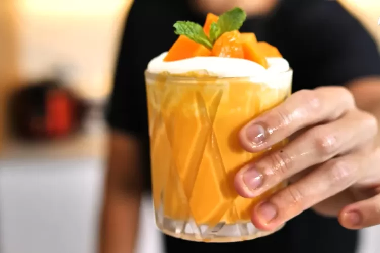 Ala King Mango Simak Resep Smoothies Mangga Ala Ade Koerniawan Yang Segar Banget Hops Id 