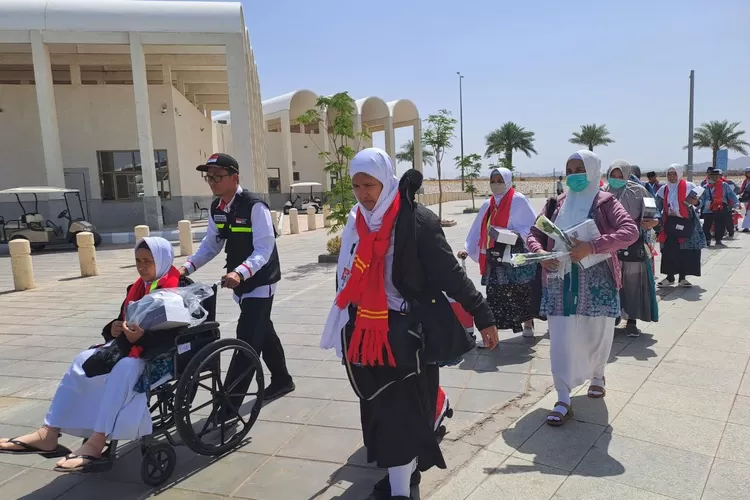 Bacaan Doa dan Tata Cara Minum Air Zamzam, Lengkap Arab Latin dan