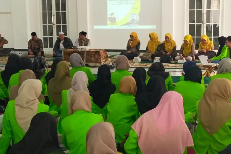 Mahasiswa FDK UIN Walisongo Semarang melakukan KKL di Ponpes Napza BMCI Malang, Sabtu (27/5/23). (Ist)