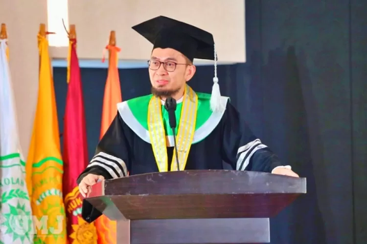 Gelar Doktor HC Untuk Ustaz Adi Hidayat Dari Universitas Muhammadiyah ...