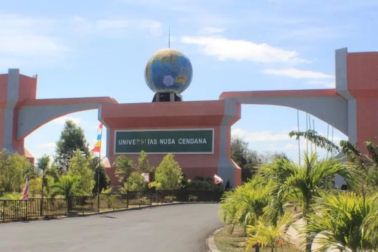 Pintu Gerbang utama UNDANA Kupang, salah satu universitas terbaik di NTT (Siakad Undana)