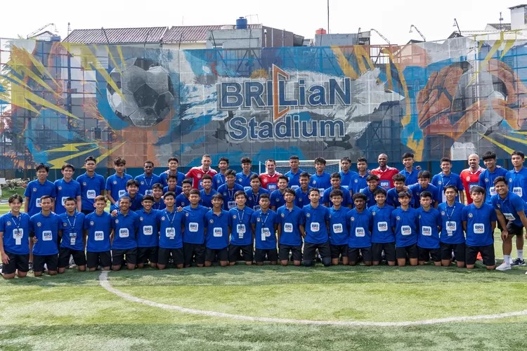 Sebanyak 50 talenta muda mengikuti Training Camp di BRIlian Stadium Jakarta bersama empat legenda dunia yang disupport oleh BRImo Future Garuda  (BRI)
