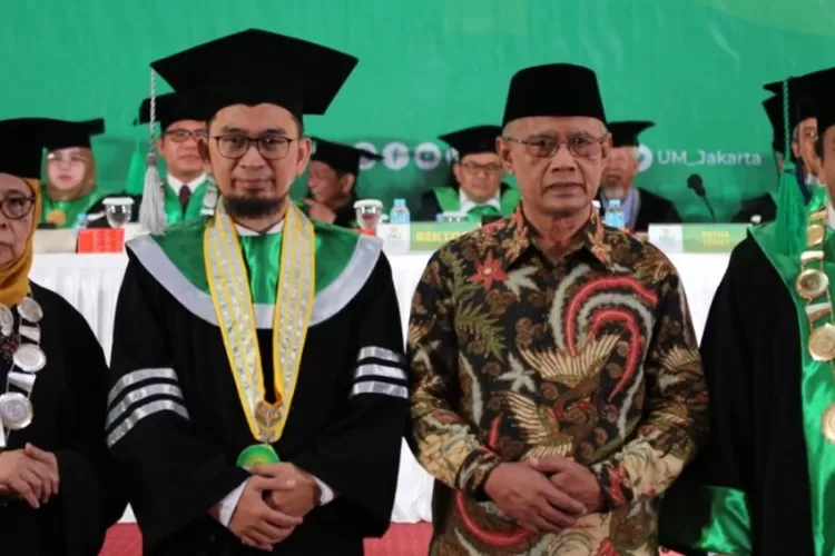 Ustadz Adi Hidayat Raih Doktor Kehormatan Dari UMJ, Ketum PP ...