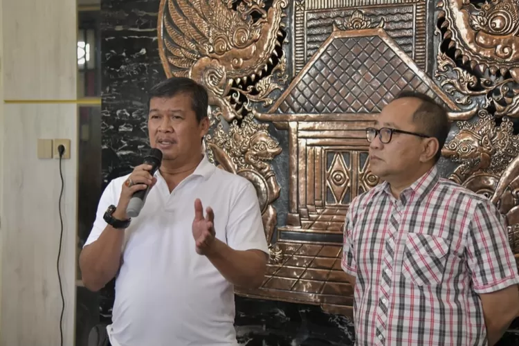 Kepala Dinas Pemuda dan Olah raga Kota Semarang, Fravarta Sadman dalam konferensi pers di Balaikota, Sabtu (3/6). (Semarangkota.go.id)