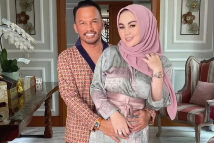 Potret mesra Faisal Harris dengan Jennifer Dunn.  (Instagram/@harrisfaisal_11)