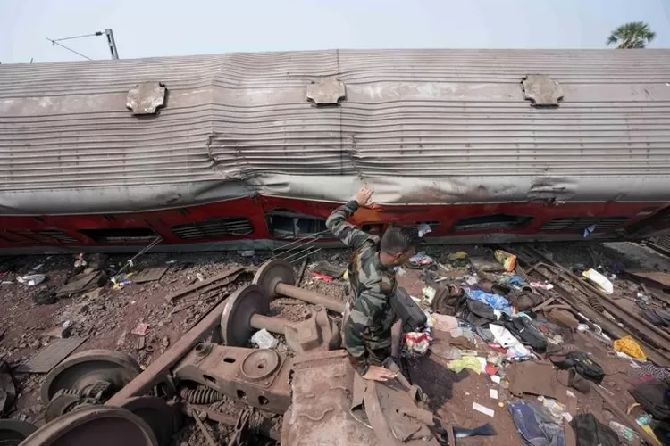 Kecelakaan kereta India. (Korea Times)
