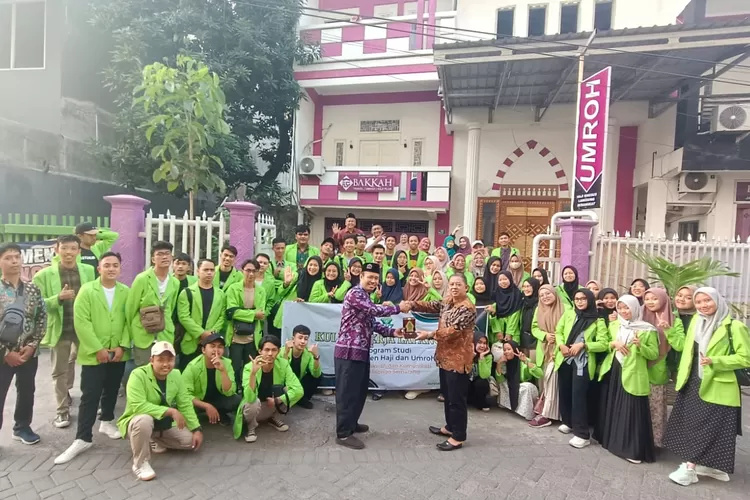 Mahasiswa KKL MHU UIN Walisongo di PT. Bakkah Berkah Mulia Surabaya  (Dok. SMOL.ID)
