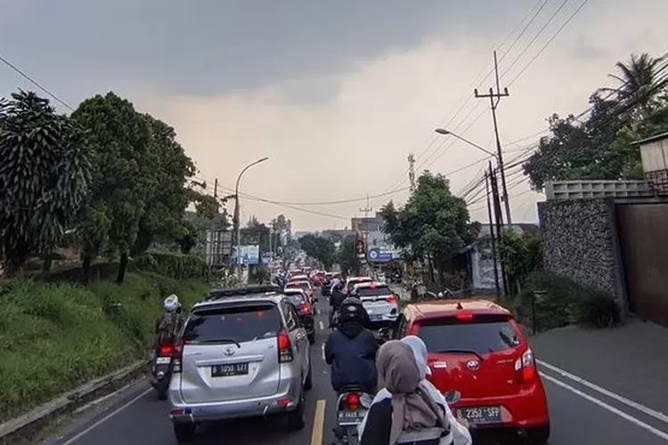  Kemacetan Puncak (Instagram @infopunca)