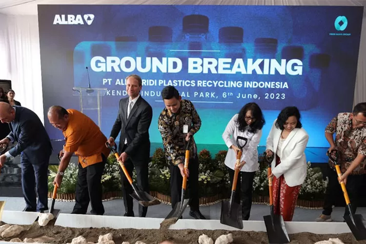 Kolaborasi Terbaru, Pabrik Daur Ulang Sampah Botol Plastik Berkategori ...