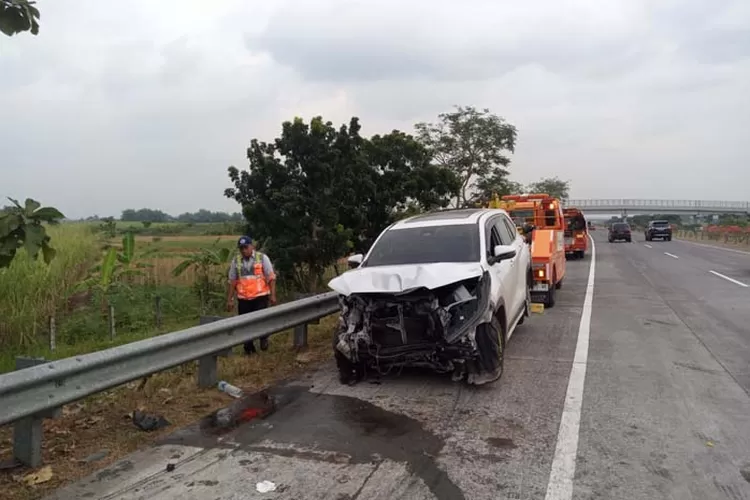 Kronologi kecelakaan mobil yang ditumpangi Difarina Indra di tol Jombang Mojokerto. (Departemen Layanan Operasional TOL Jombang Mojokerto.)