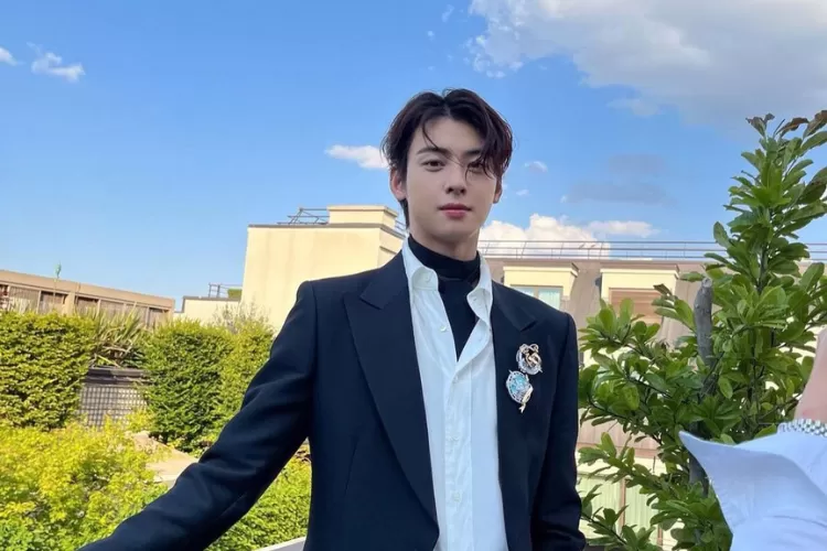 Hadiri Chaumet Event di Paris Cha Eun Woo ASTRO Pamer Visual dan