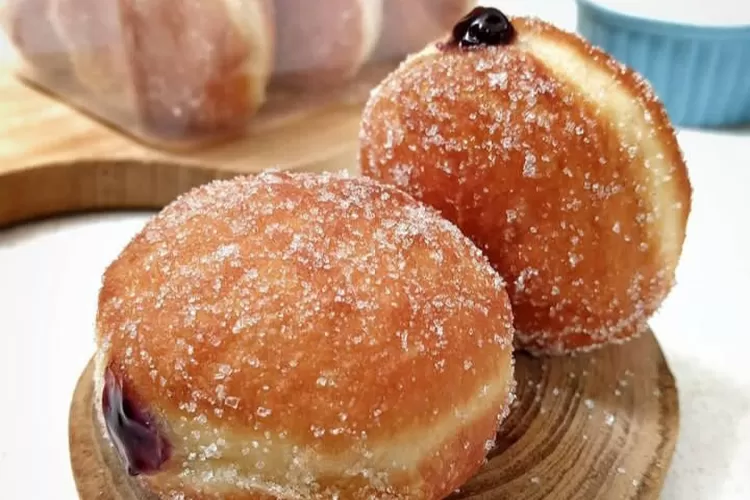 Resep Donat Bomboloni Khas Italia, Hasilnya Empuk Mulus Enak Banget ...