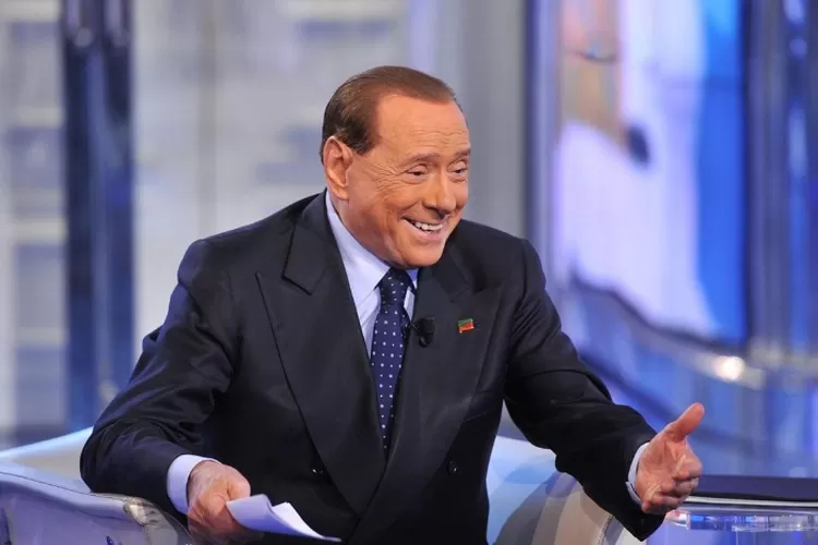 Mantan Pemilik AC Milan Silvio Berlusconi Meninggal Dunia - Hops ID