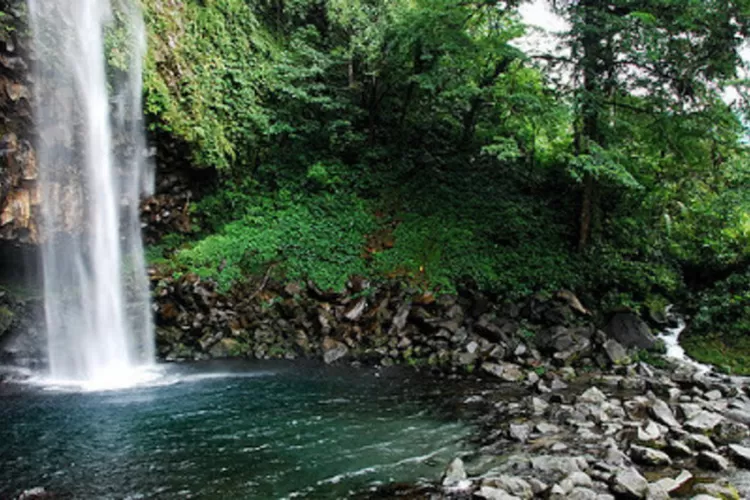 Liburan Ke Air Terjun Lembah Anai Di Sumatera Barat, Air Terjun Super ...