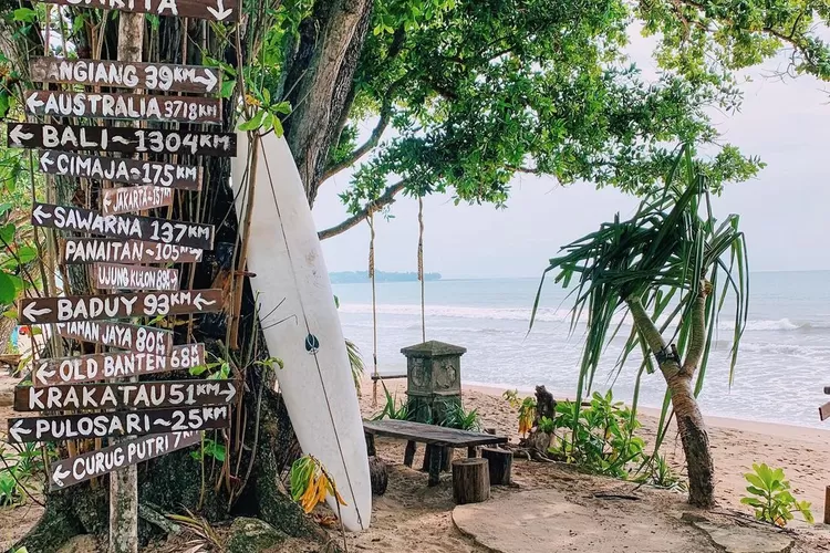 Pantai Pandan Carita Pantai Unik Serasa Lagi Liburan di Bali