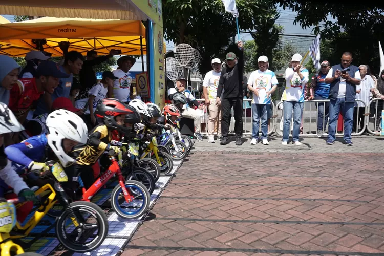 Ratusan Rider Push Bike Indonesia di Kota Batu Mereka Beradu