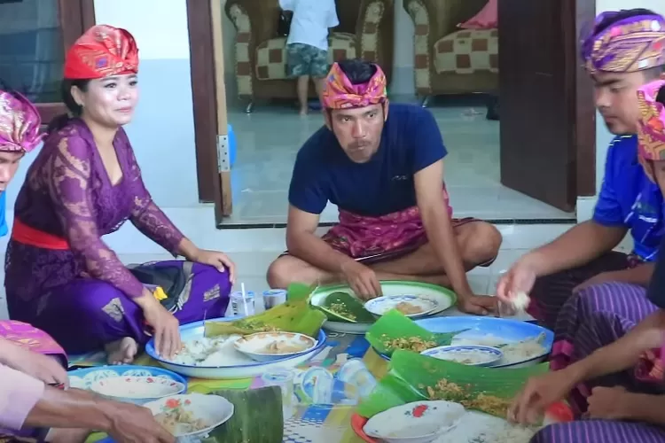 Beberapa Tradisi Makan Bersama Masyarakat Sasak Dan Perbedaan