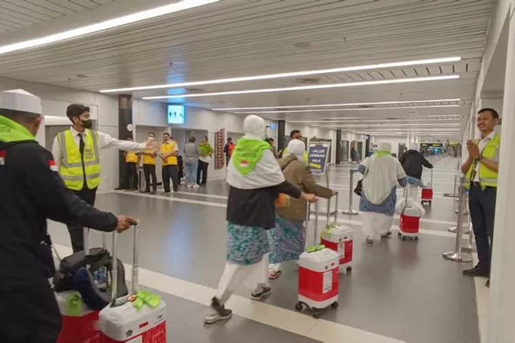 Maskapai nasional Garuda Indonesia pada hari Selasa 4 Juli 2023 yang merupakan hari pertama pelaksanaan Fase Pemulangan Haji 1444/2023 berhasil menerbangkan sedikitnya 3.700 jemaah Haji asal Indonesia. Ist