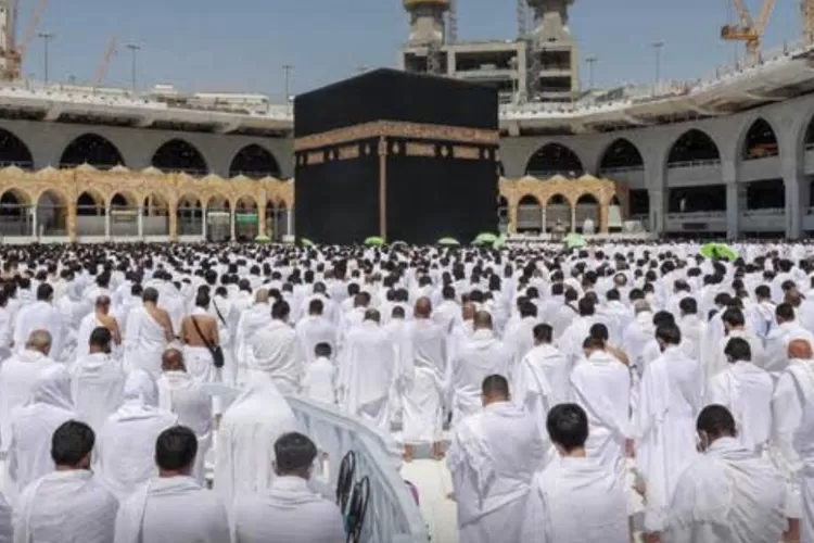 (Ilustrasi) Jemaah haji sholat di Masjidil Haram - Foto: Istimewa