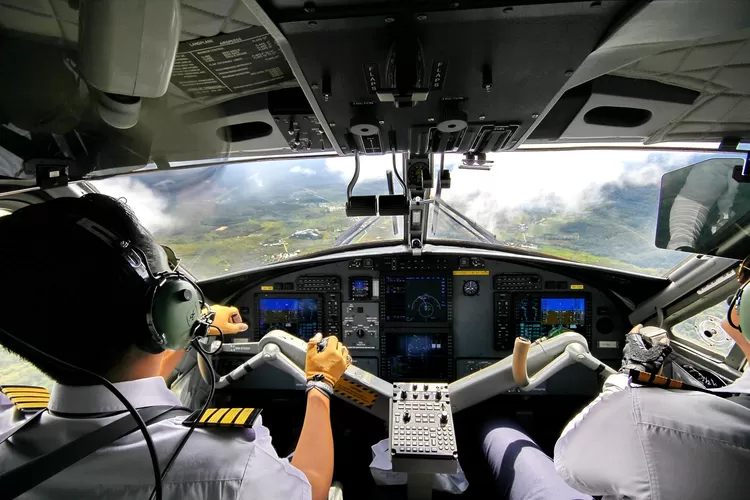 Nggak mainmain! Adu gede gaji pilot Garuda Indonesia vs pilot Lion Air