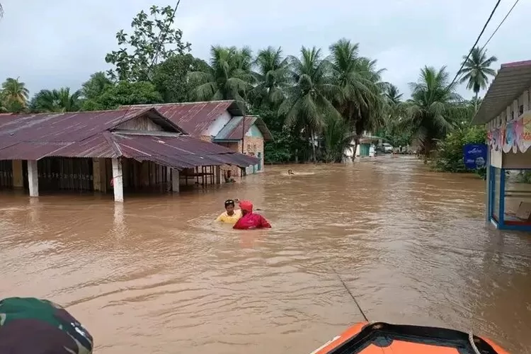 Ribuan Rumah Di Padang Terendam Banjir: Para Disabilitas Dan Lansia ...