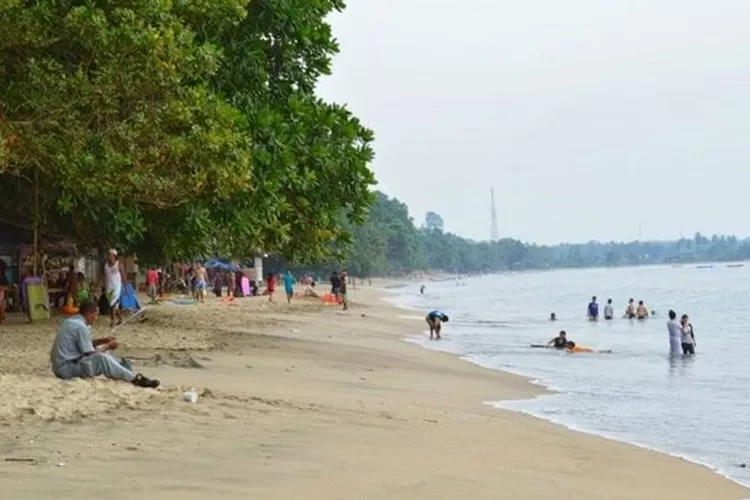 Pantai Carita Nikmati Tenangnya Suasana Pantai di Banten Jurnal