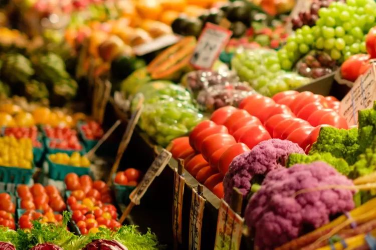 Illustrasi pasar, produk umkm (https://unsplash.com/@thomasble)