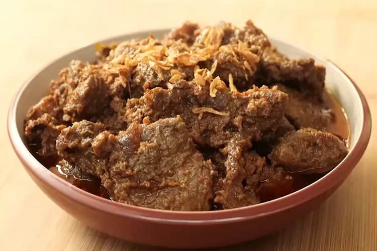 Makanan Khas Sumatera Barat, Inilah Alasan Rendang Menjadi Makanan ...