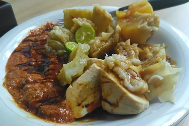 5 Siomay Enak Di Semarang Isian Lengkap Rasa Sambal Kacang Pedas