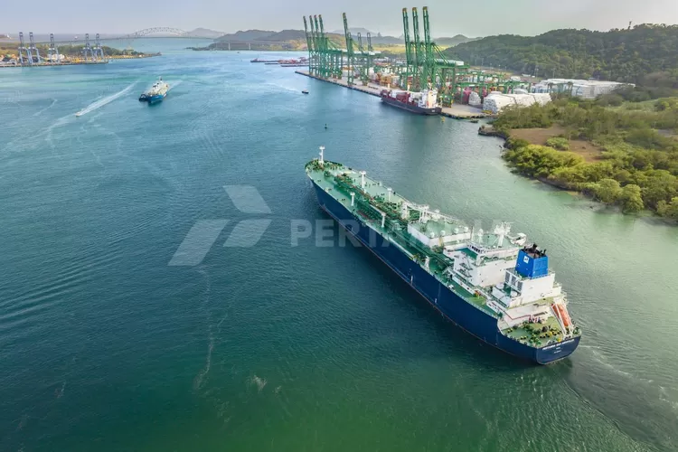 Ilustrasi - Kapal Pertamina International Shipping. (Foto: Dok. Pertamina)