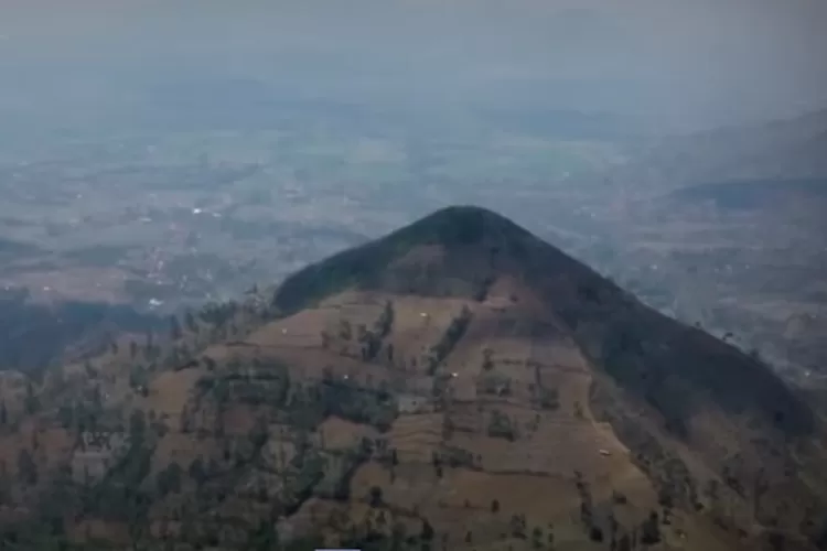 Menguak Tabir Misteri Gunung Piramida Sadahurip Garut Insiden